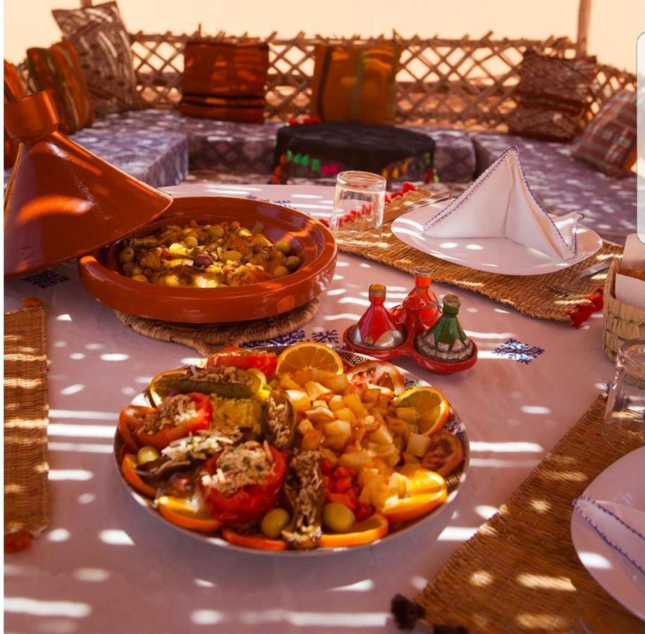 Sahara family camp Merzouga Bagian luar foto