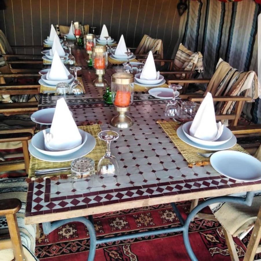 Sahara family camp Merzouga Bagian luar foto